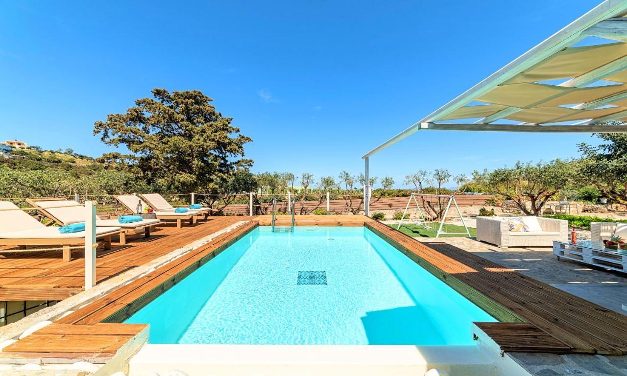 Cretan Lodge Heated Pool アイオス・ニコラオス エクステリア 写真