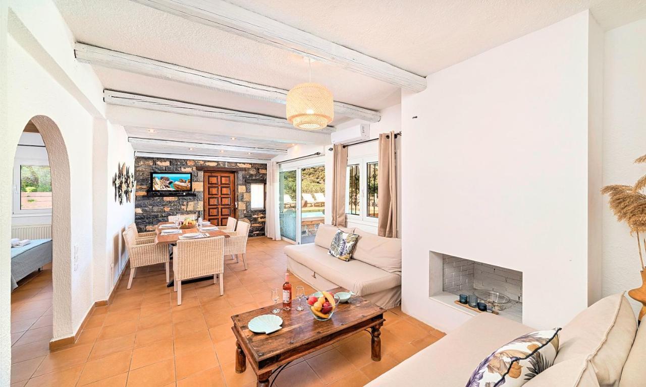 Cretan Lodge Heated Pool アイオス・ニコラオス エクステリア 写真